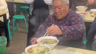 "الأم ليست خارقة، لكنها تصبح قادرة على كل شيء من أجل أطفالها."