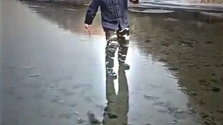 万万没想到啊，河里还有这玩意