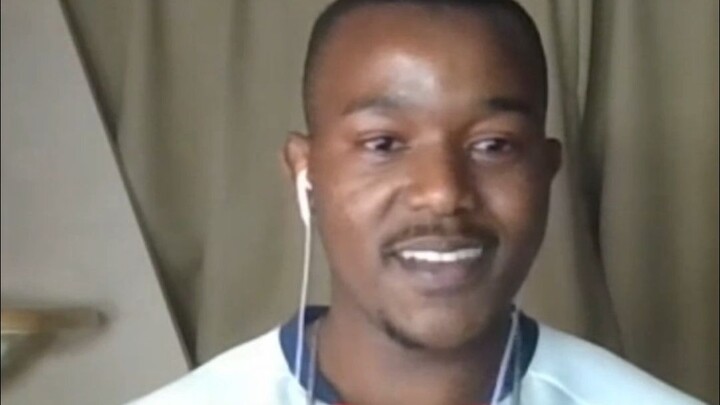 "Beruang Damai yang Teliti"