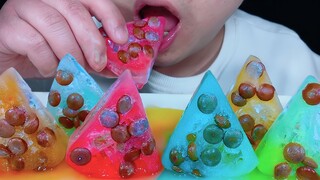 吃冰冻M&Ms巧克力豆空心冰，听不一样的咀嚼音！