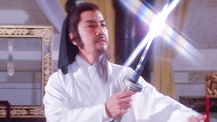 "ทันทีที่เขาหักดาบศักดิ์สิทธิ์ เขาก็กลายเป็นเทพดาบที่ไม่มีใครโต้แย้งได้!"