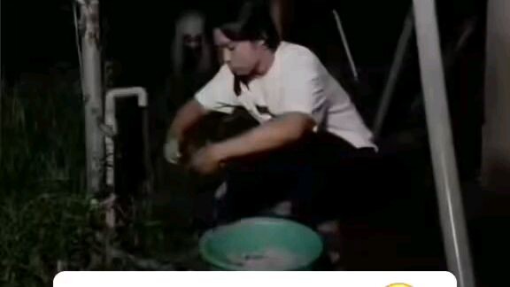 bahala k jn manakot basta aq tuloy q ang paglalaba q😆😆😆😆😂😂🤣🤣🤣