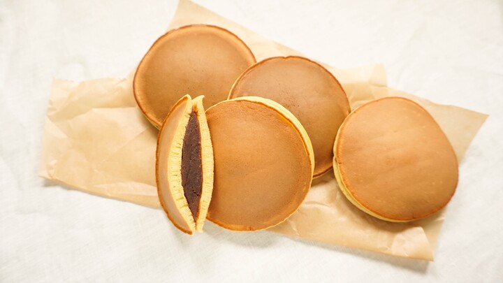 After hitting Dorayaki with a frying pan, will Doraemon come out of the drawer?