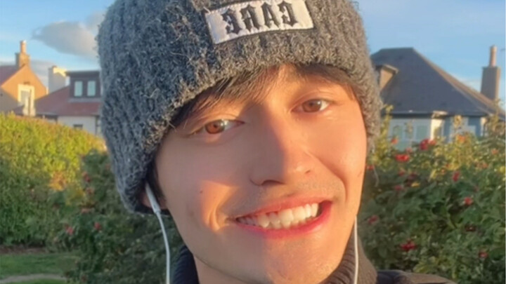 Rap ngọt ngào của Doja Cat mà đàn ông lại không làm được sao?