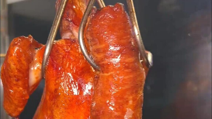 Who could possibly resist this crispy pig intestines and roasted chicken!!