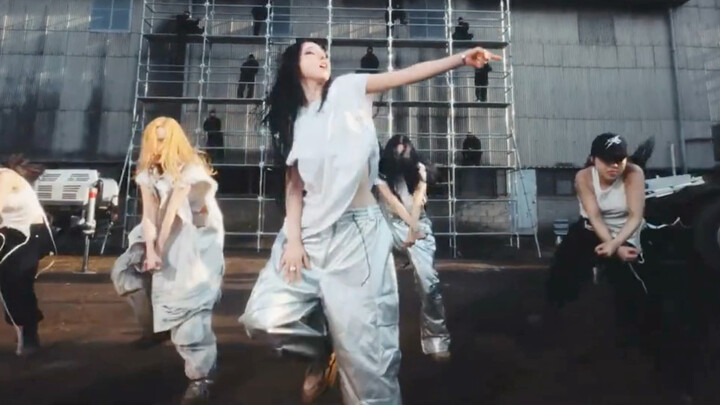 Aespa’s pre-release track WOD – dance version! What a surprise! There’s actually a dance version too