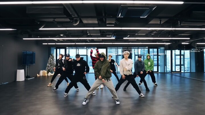 【WayV】211215 NCT U 'Universe (Let's Play Ball)' Phòng tập
