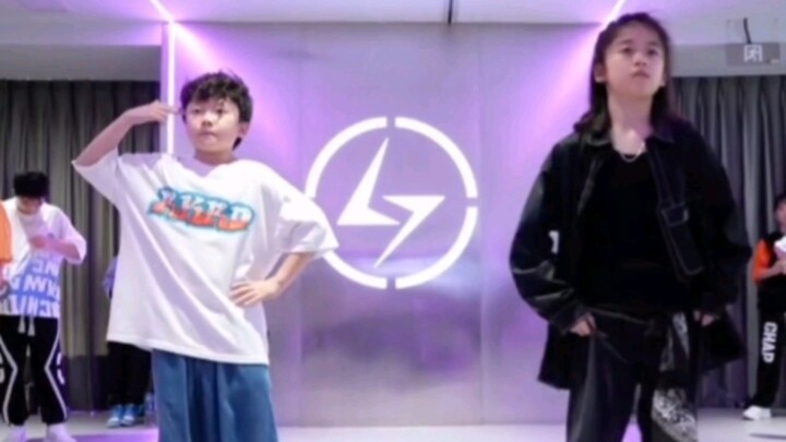 在李春林老师的课堂上和帅气的臻臻哥哥battle！