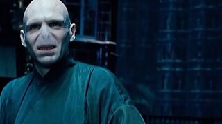 Harry: Cảm ơn thầy đã đẩy em ra, thưa thầy Hiệu trưởng, nhưng thầy hơi mạnh quá...
