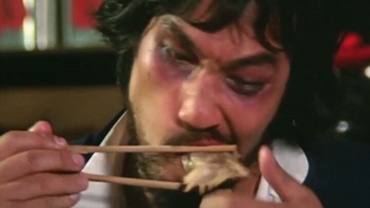 There is a kind of fragrance called Yuen Biao eating white-cut chicken. The three of them ate 20 bow