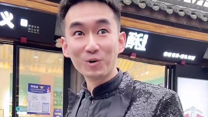 Nếu bạn không ép bố mẹ một chút, bạn sẽ không biết họ giàu đến mức nào đâu!