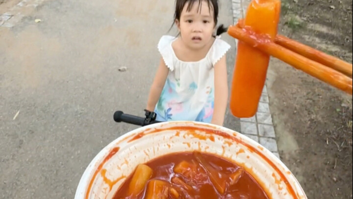 Đỉnh cao của việc dắt con đi chơi là ẩm thực, còn đỉnh cao của ẩm thực thì…