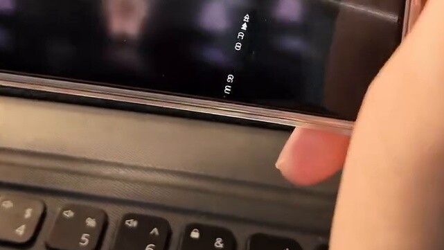 《When I suddenly had the urge to ask my brother to help me draw a card》