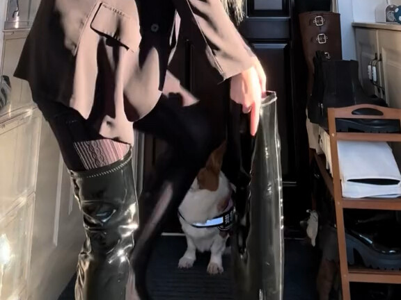 รองเท้าบูทยาวเลยเข่าดูดีที่สุด!