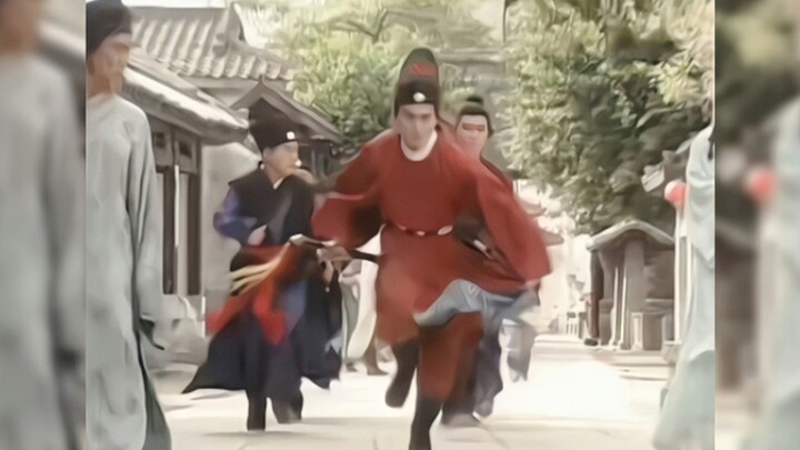 He ran quickly while holding the sword in one hand and the robe in the other, and his body was stead