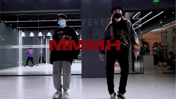 【FEVER】鼻血警告！弟弟顶着跨来了！KAI金钟仁《Mmmh》姐弟超绝翻跳