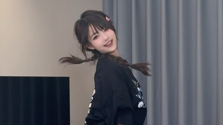 Stayed up this late just to watch me dance? ´ᯅ` Horizon (P2 updated)