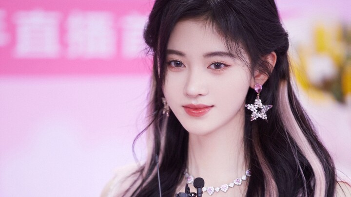 在维持自己美貌这件事上，我真的挺佩服她