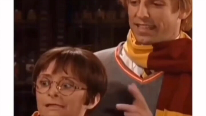 Aku rasa film Harry Potter yang aku unduh ini ada masalah.