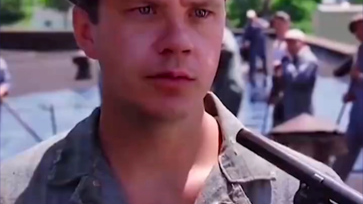 Nhà tù Shawshank: Cảnh ấn tượng – ánh nắng rọi vai, như thể anh đã là người tự do