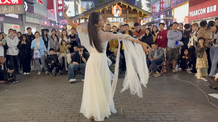"Mitos Indah" | Pertunjukan Tari di Jalan Pejalan Kaki Changsha Huangxing