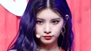 บทเพลงอมตะ! EVERGLOW «LA DI DA» เปลี่ยนชุดได้ด้วยคลิกเดียว