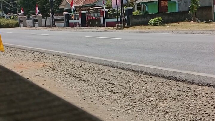 TERJEBAK DI SUDUT DESA