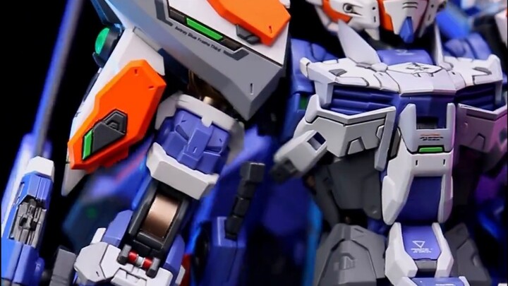 The former glory of the national model, the sea view room today. Studio Italian works: Dragon Peach 