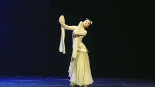 يا إلهي، يبدو أن أكمام الرقص الكلاسيكي فريدة حقًا. أريد مشاهدتها مرارًا وتكرارًا!