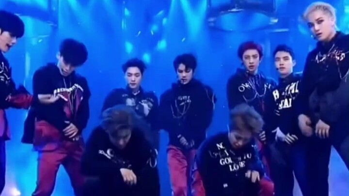 สามนักร้องนำระดับท็อปของ EXO