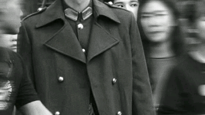 Con cún mặc trang phục thời Dân Quốc trông ngầu quá đi mất!