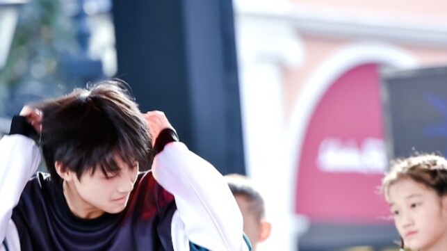 06 นักเรียนม.ปลายเต้นเพลง "Seven" เวอร์ชั่น Locking?