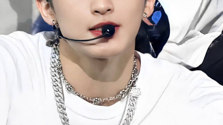 لا يمكن إلا أن نوافق! أحدث أيقونة ذكورية في الكيبوب تُعدّ أكثر ما تتمناه فتيات عالم الترفيه الكوري!