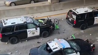 Even GTA wouldn't dare film like this! A number of police cars were smashed under a bridge during pr