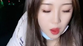 مباشرة جدًا، أتريد أن تكونا معًا؟