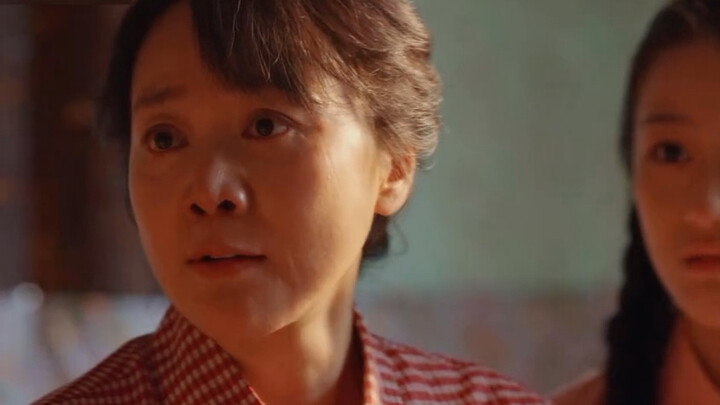 Auntie is also a victim of this family, which is why she cherishes Xiaoting so much.