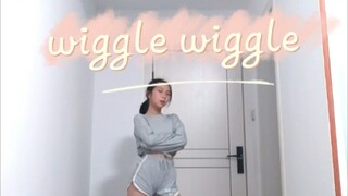 Hôm nay phong cách thể thao! Hello Venus nhảy lại toàn bộ bài hát Wiggle Wiggle kinh điển