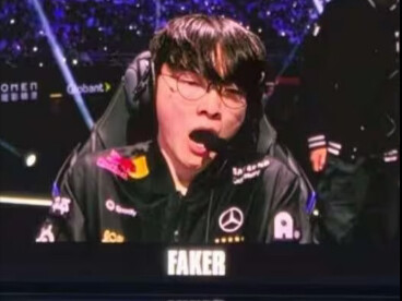 Saya pernah melihat yang membuat Faker menangis, ada juga yang bikin Faker gemetar saat melawannya, 