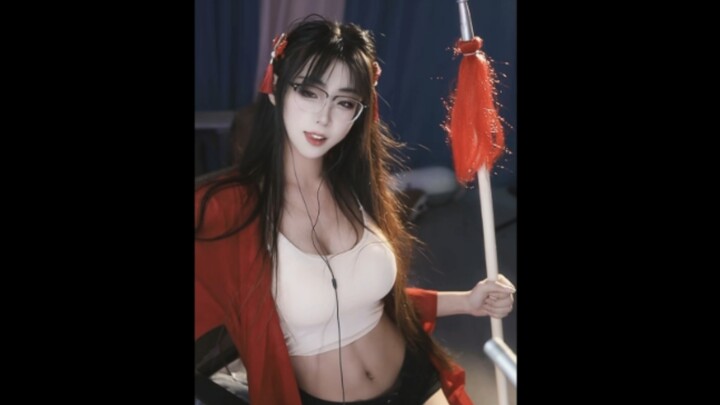 女主播喝多了在直播间cos哪吒！