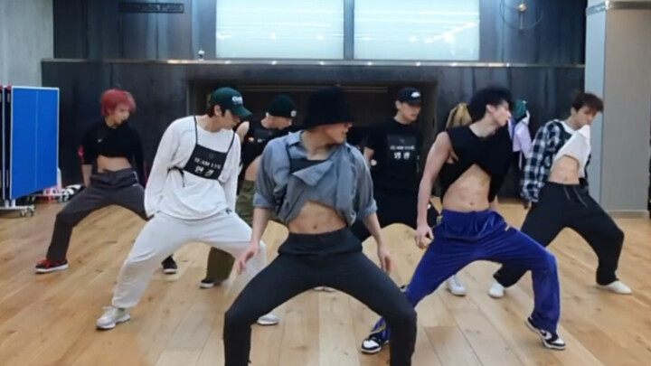 【PEAK TIME】The practice room everyone’s been waiting for is finally here! Group C’s “BAD” dance prac