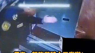 Satpam: Saya berbeda dengan mereka yang lewat pintu belakang!
