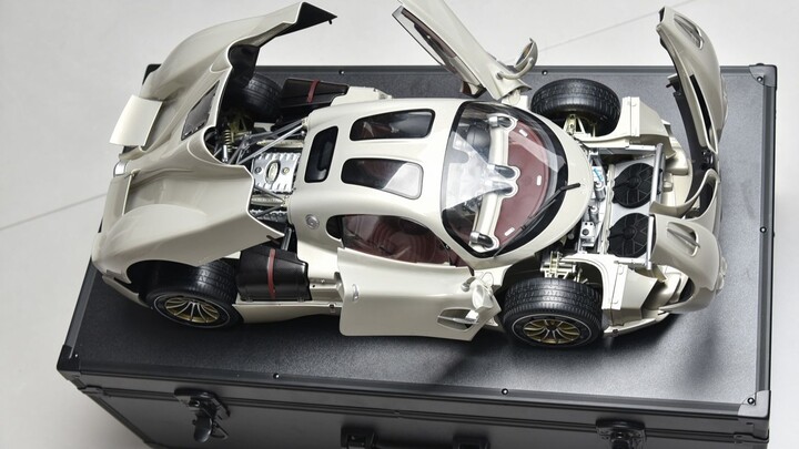 Model mobil sekelas furnitur! Model mobil Pagani Utopia terbuka penuh dari paduan Pocher 1:8