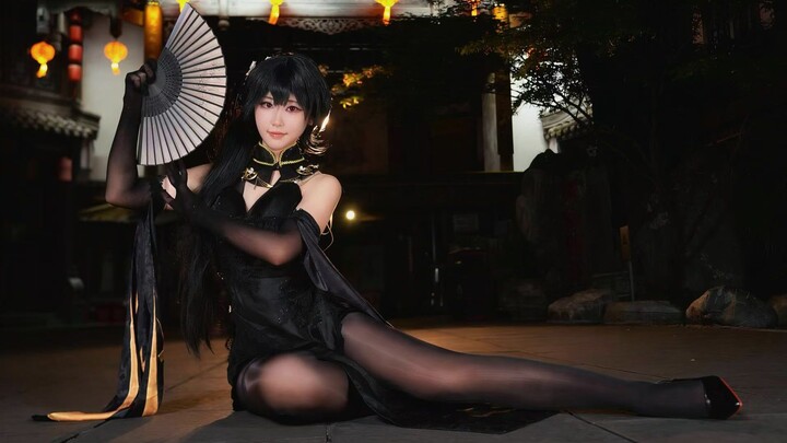 Stunning 1.8-meter-tall Zhenhai cosplay: A fleeting glance with you on the ancient street—thousand-y