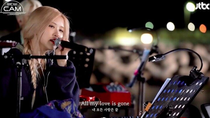 Hãy vào thưởng thức cú đấm ngọt ngào từ giọng hát mật ong của ROSÉ - Gone