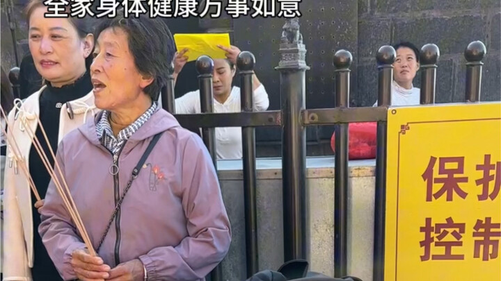 Hadiah ulang tahun tahun ini sangat memuaskan bagi saya