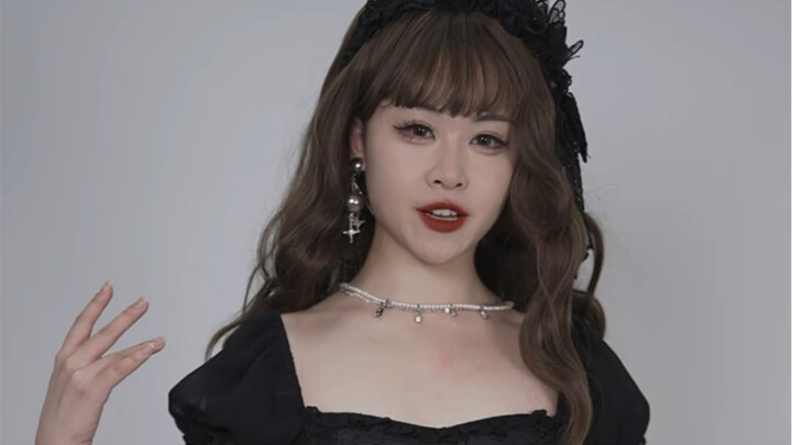 Kenakan rok yang sedikit seksi