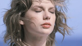 八月适合所有即将发生的浪漫。august - Taylor Swift