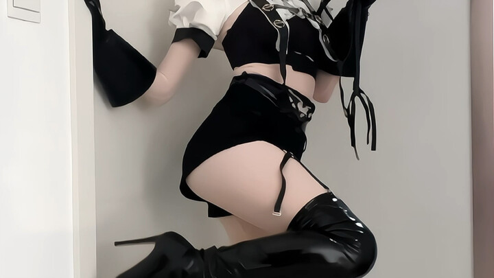 【Kigurumi】2B Officer Exhausted and Breathless in Tall Boots