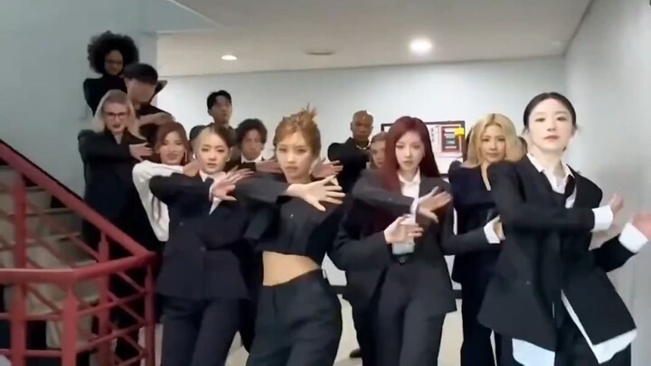 The girl’s daily challenge is back today! MONO + FICTION