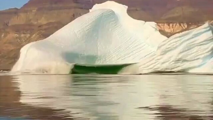 The Turning Iceberg